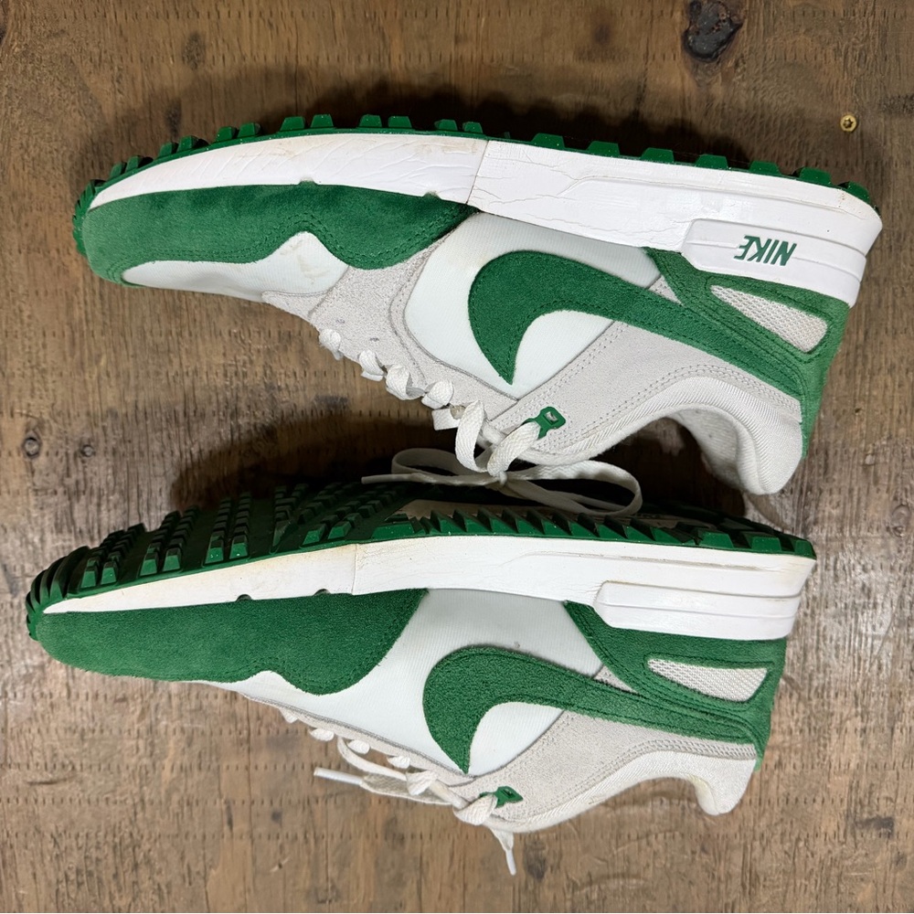 Nike Green and White Mens golf shoe - Picture 7 of 10